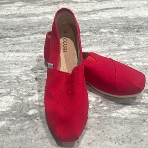 Red Canvas flat shoes size 8M